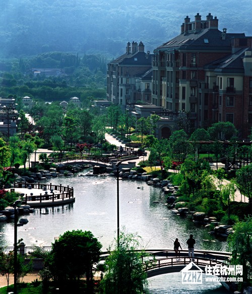 ˫뱻Ϊ“Ϸʮס”“Ϸ̳•԰”Ŀơ滮