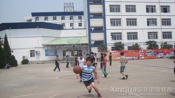 我们都是好汉,我们不怕流汗!