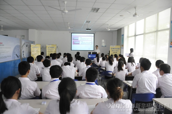 赶集网校企项目实训班开班仪式现场