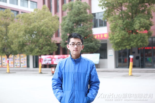 正在安徽新华学习软件开发专业的学生潘成义