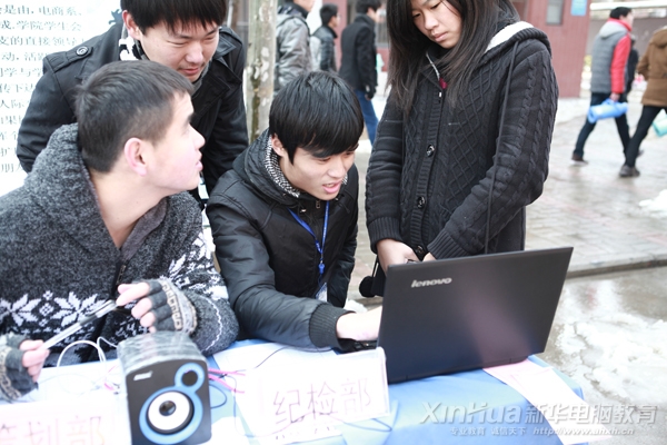 老社员们再商量好的招新策略