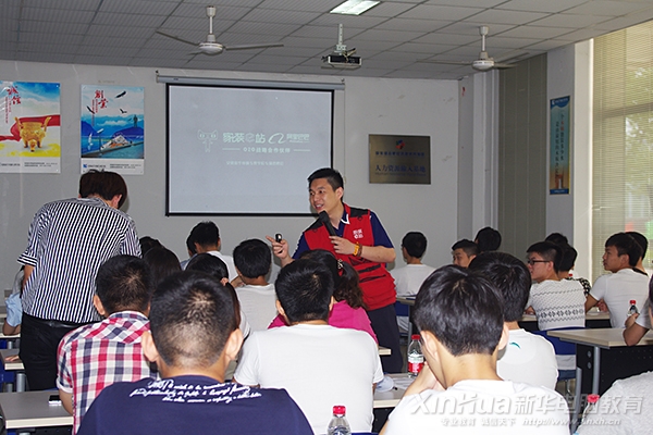 合肥天猫•家装e站与新华学子互动现场